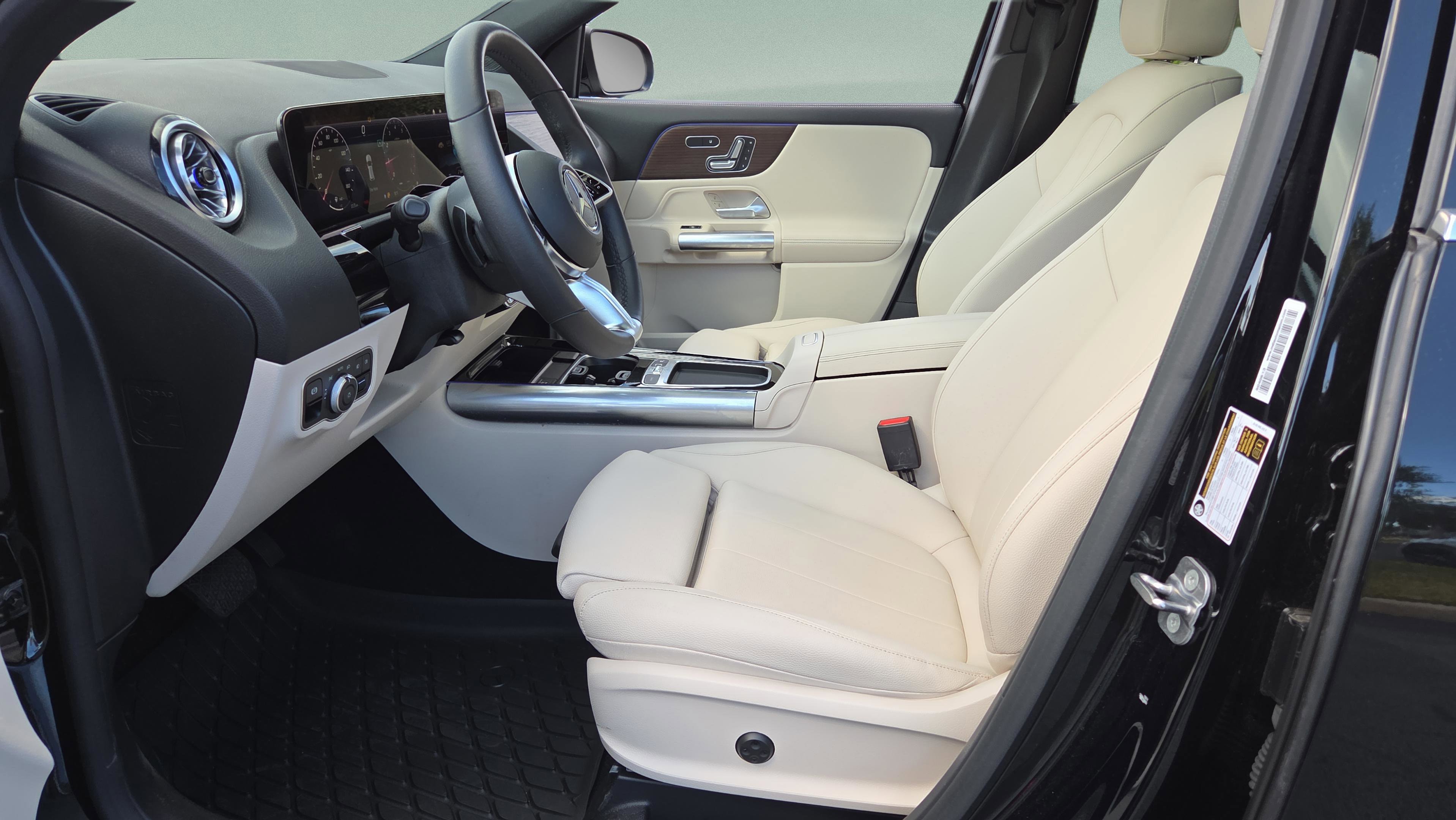 Used 2025 Mercedes-Benz GLA 250 image 27