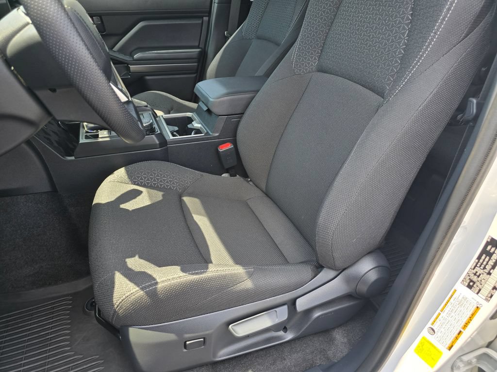 Used 2025 Toyota 4Runner SR5 AWD/4WD image 16