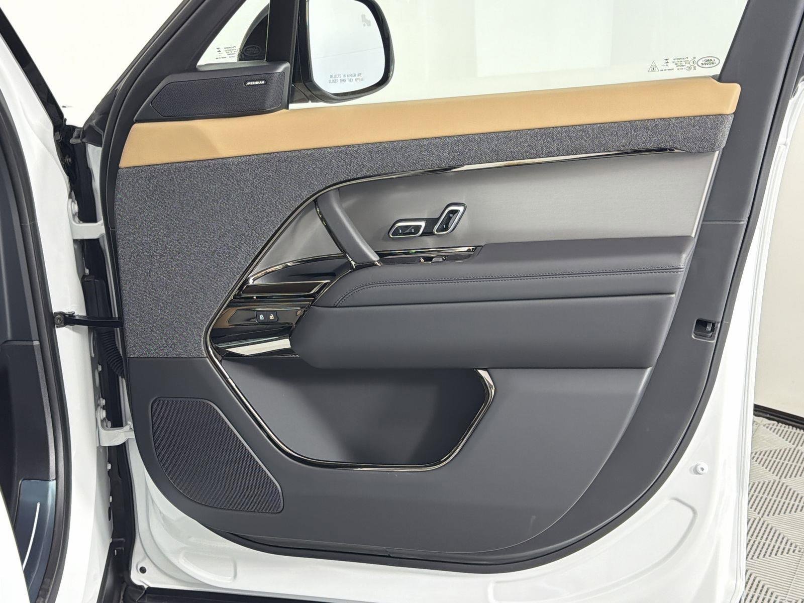 New 2026 Land Rover Range Rover Sport Dynamic SE image 32