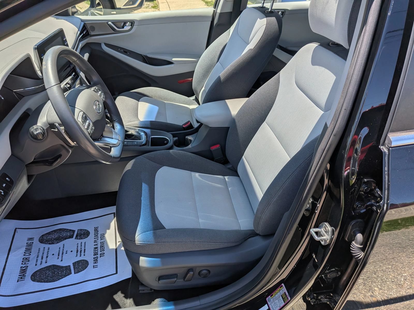 Used 2020 Hyundai Ioniq SEL FWD image 25