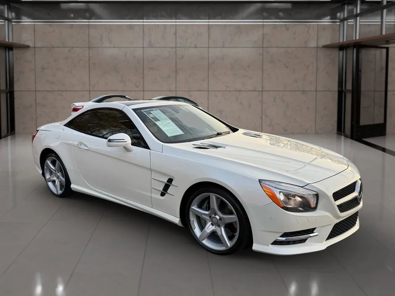 Used 2014 Mercedes-Benz SL 550 image 12