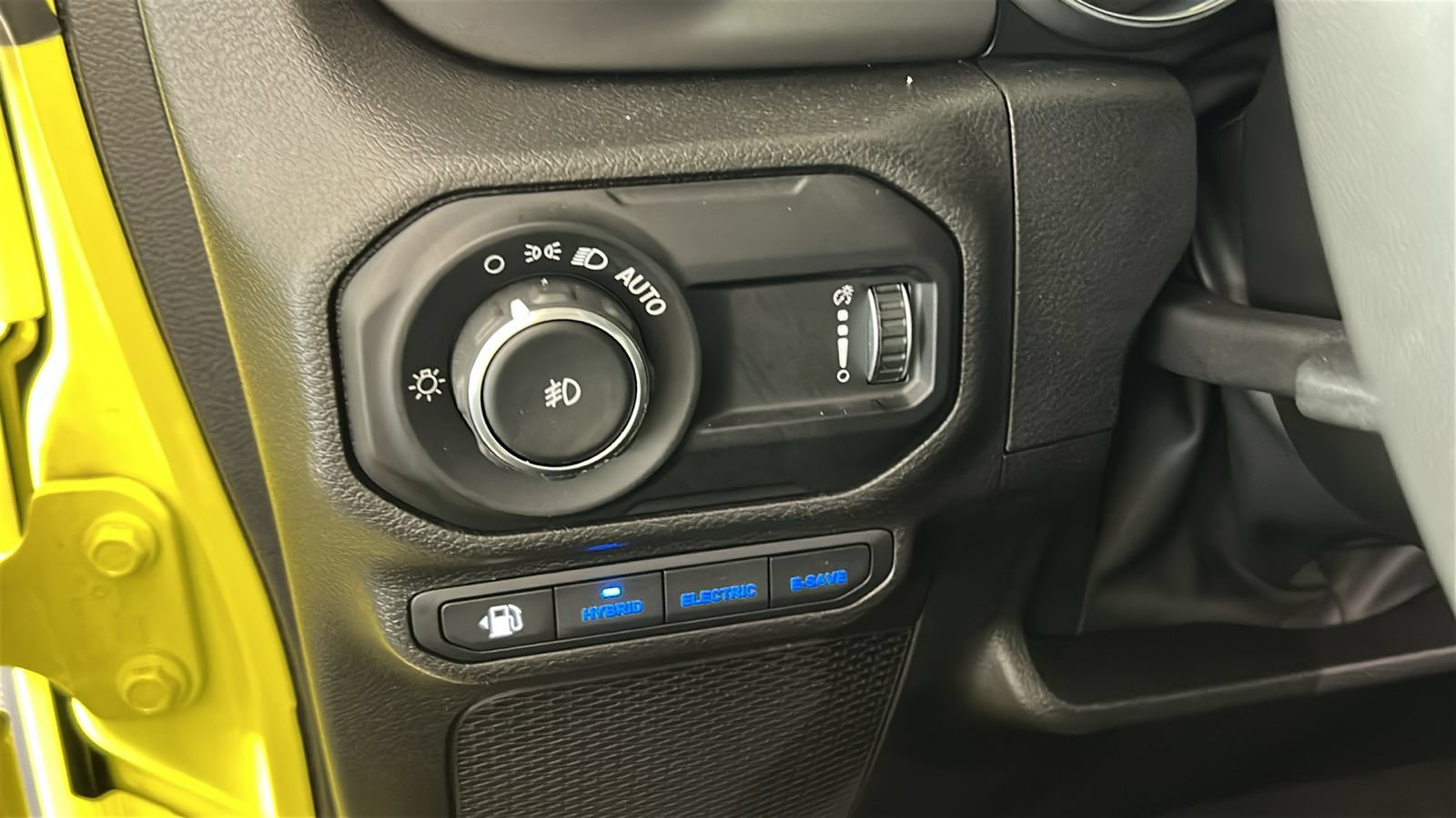 Used 2023 Jeep Wrangler Unlimited w/ Cold Weather Group AWD/4WD image 23