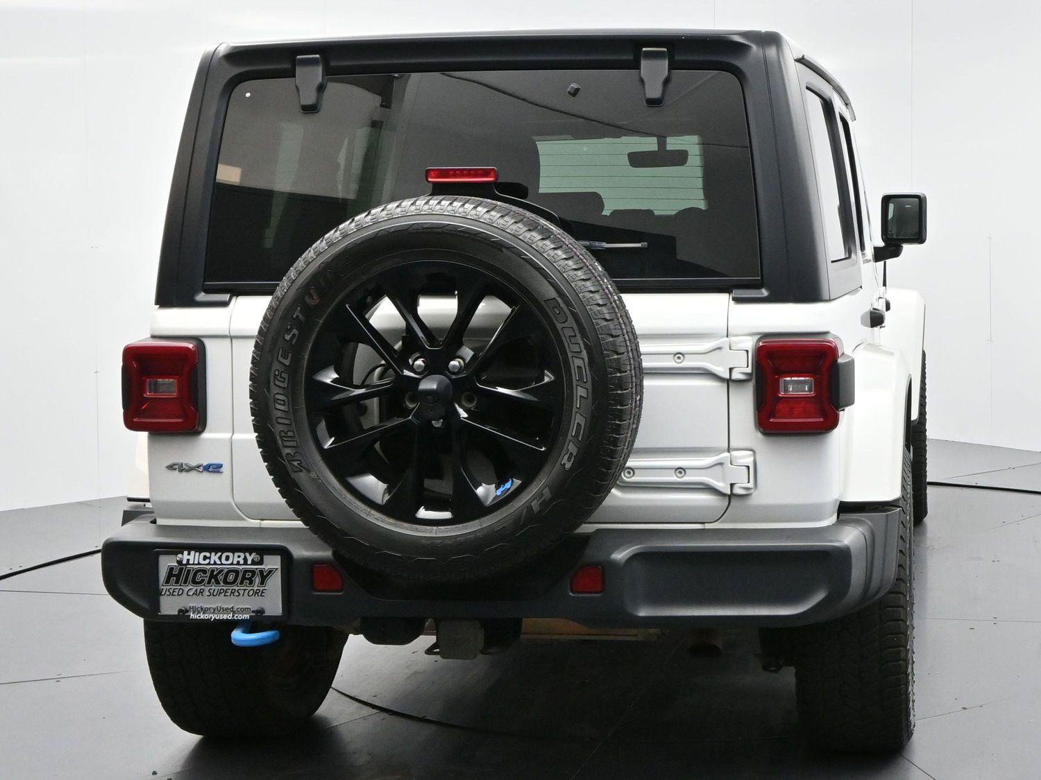 Used 2022 Jeep Wrangler Unlimited Sahara AWD/4WD image 6