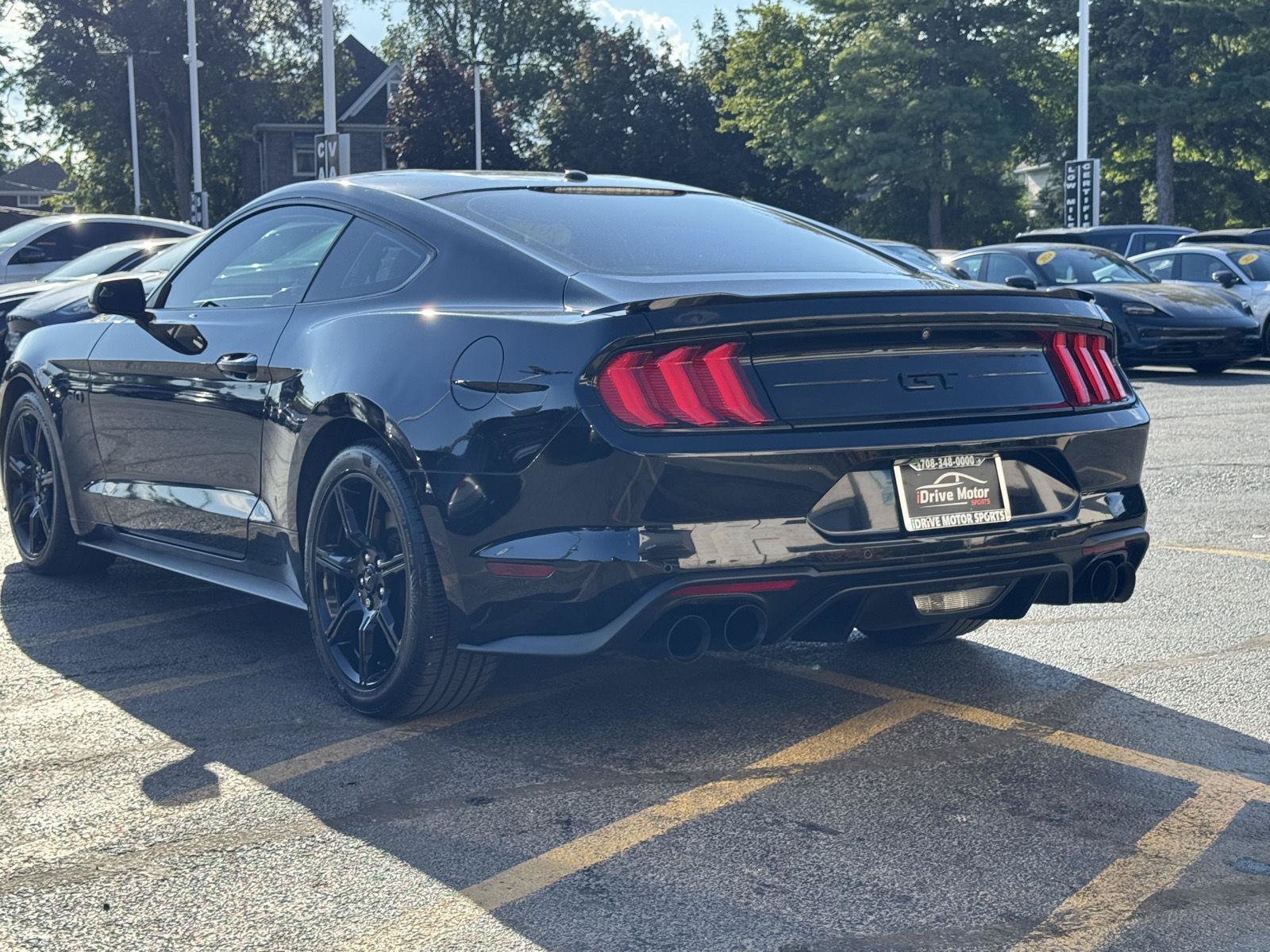 Used 2018 Ford Mustang GT Premium w/ Black Accent Package RWD image 9
