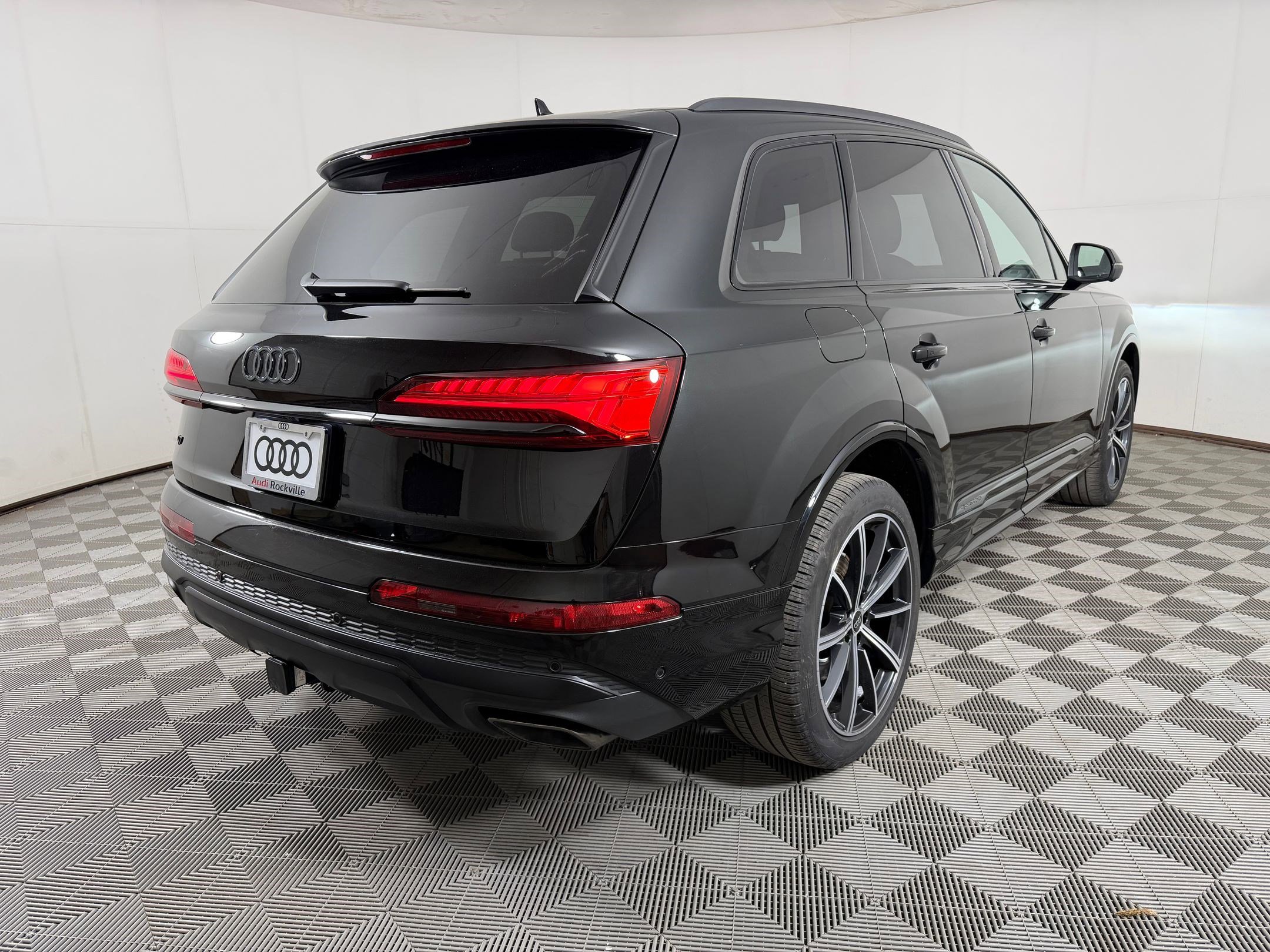 Certified 2025 Audi Q7 2.0T Premium Plus w/ Premium Plus Package image 9