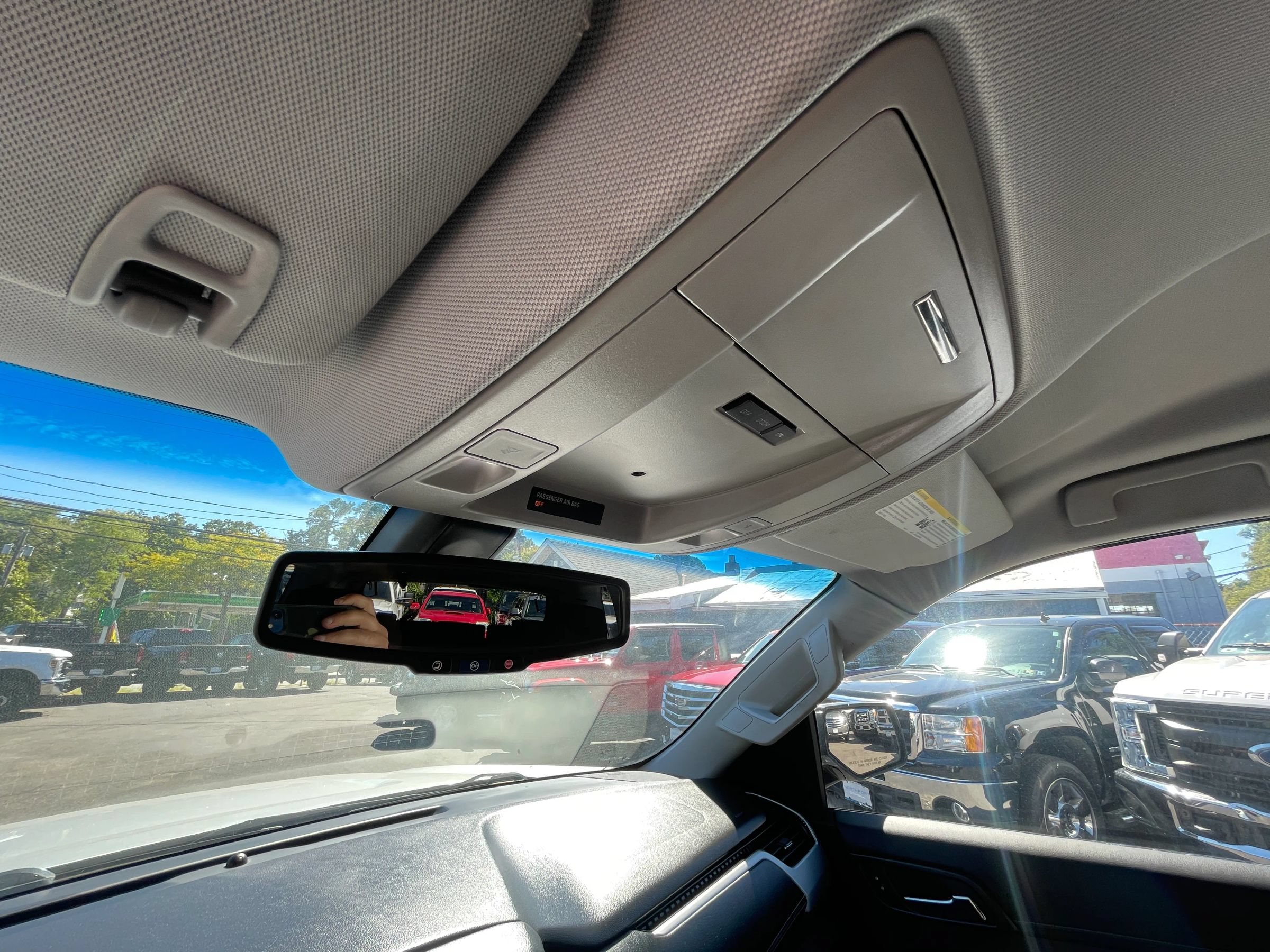 Used 2015 GMC Yukon SLE w/ HD Trailering Package AWD/4WD image 16