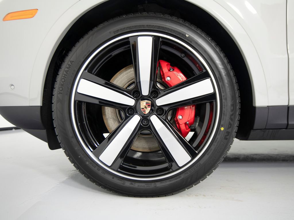 New 2026 Porsche Cayenne S image 15