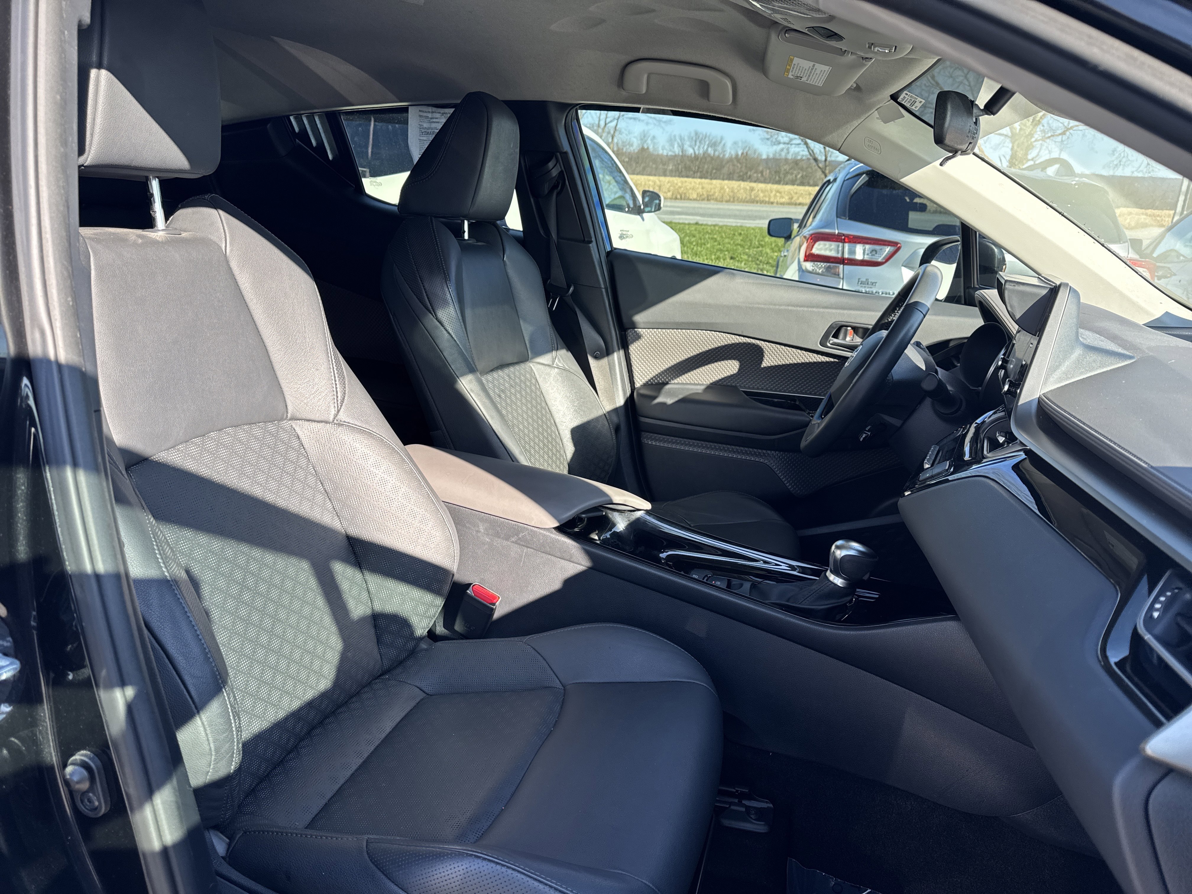 Used 2021 Toyota C-HR Limited image 29