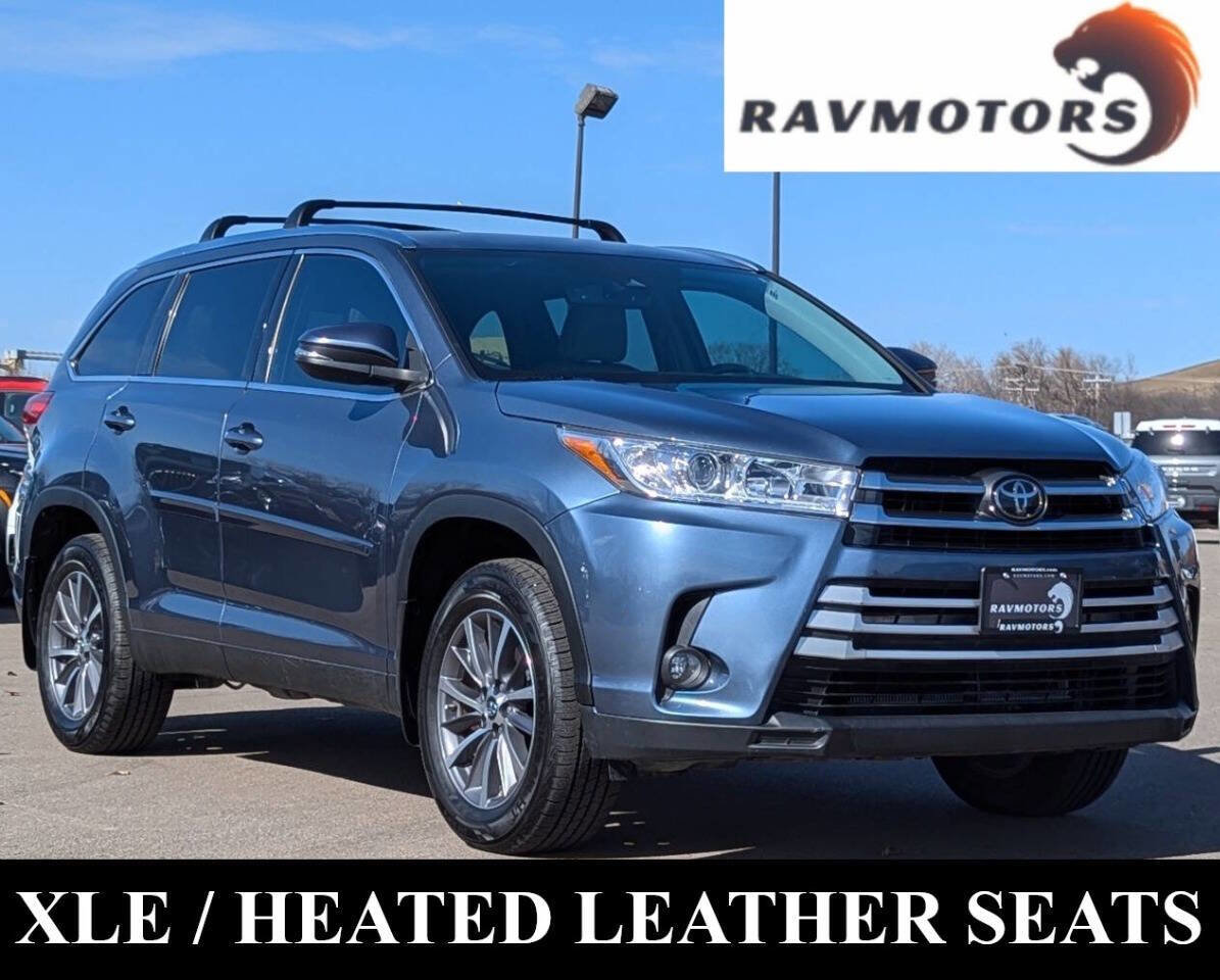 Used 2019 Toyota Highlander XLE FWD image 1