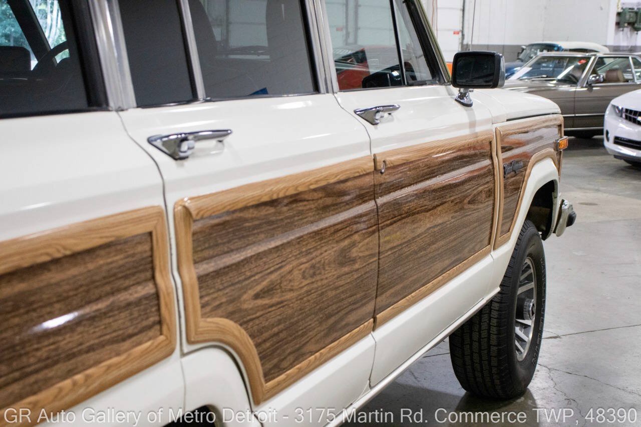 Used 1987 Jeep Grand Wagoneer AWD/4WD image 24