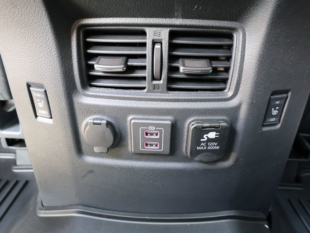 Used 2024 Nissan Titan PRO-4X w/ Pro-4x Convenience Package AWD/4WD image 29