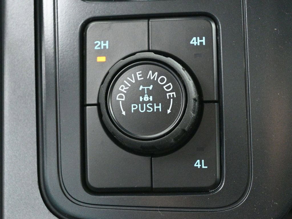 New 2025 Ford F150 XLT w/ Equipment Group 303A High image 19