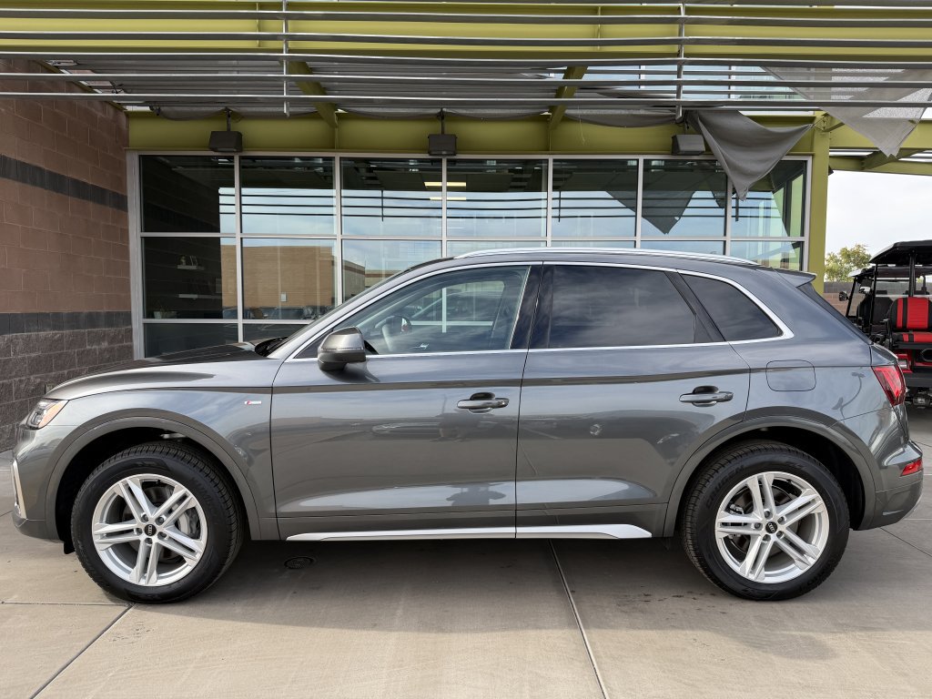 Used 2024 Audi Q5 e Premium w/ Convenience Package AWD/4WD image 7
