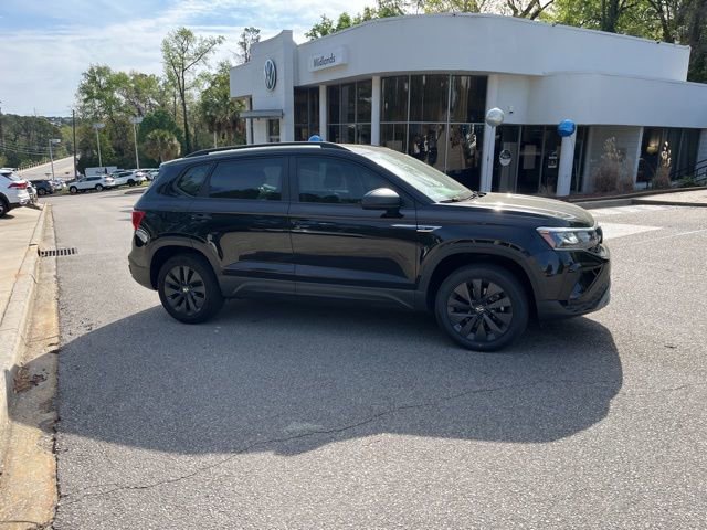 Used 2023 Volkswagen Taos S image 2