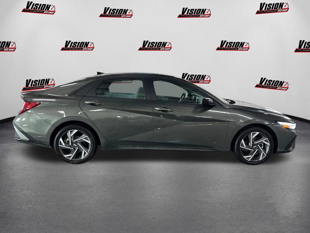 Certified 2025 Hyundai Elantra Sport image 4