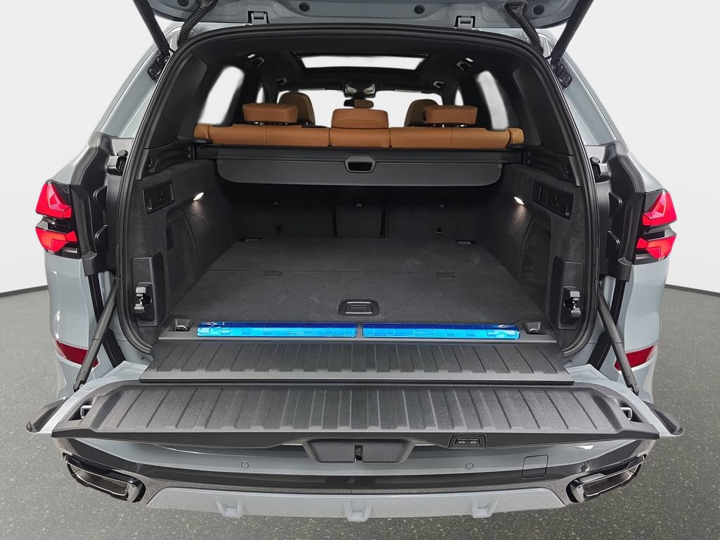 New 2026 BMW X5 xDrive50e w/ Executive Package AWD/4WD image 12