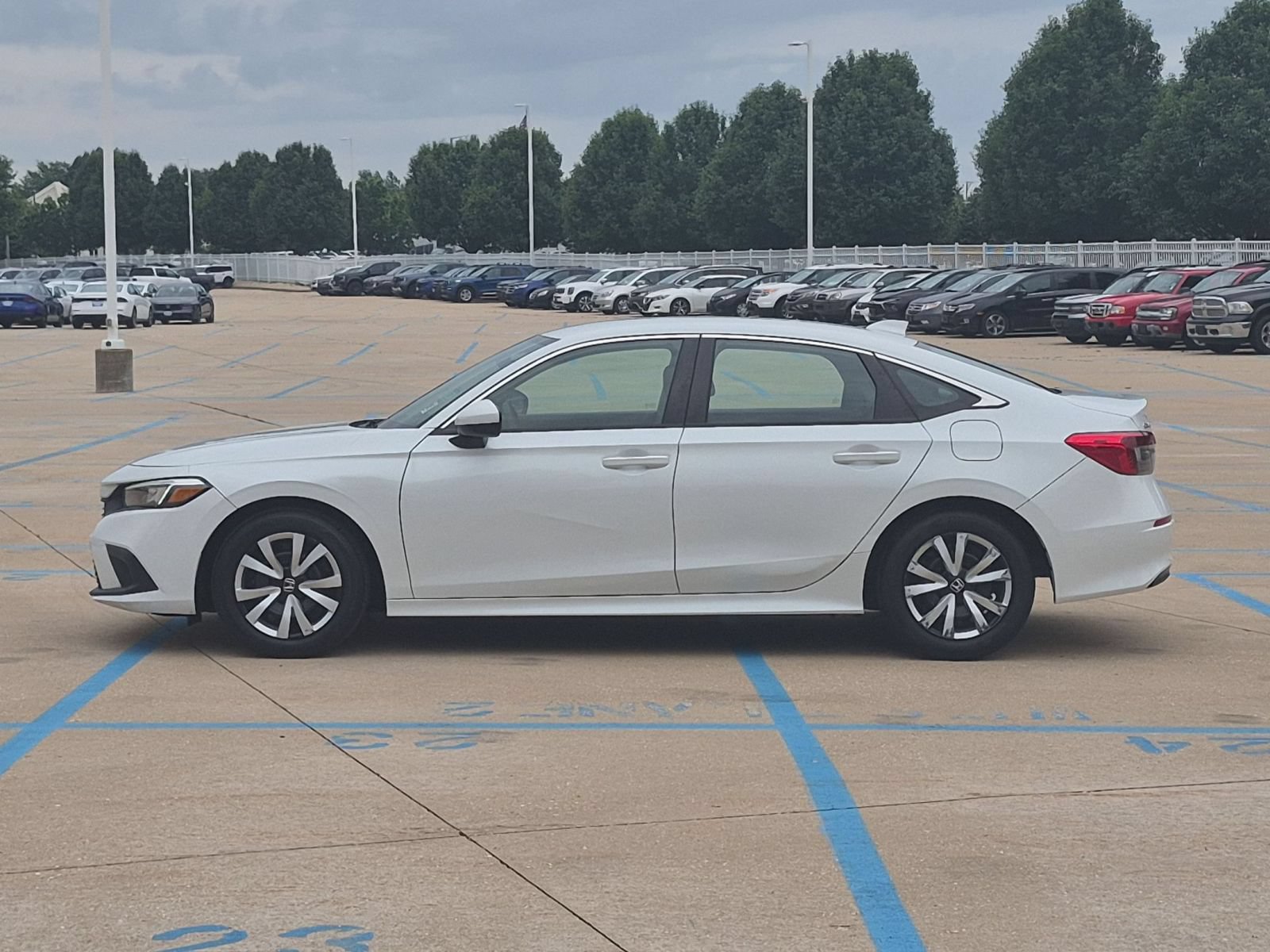 Used 2022 Honda Civic LX image 9