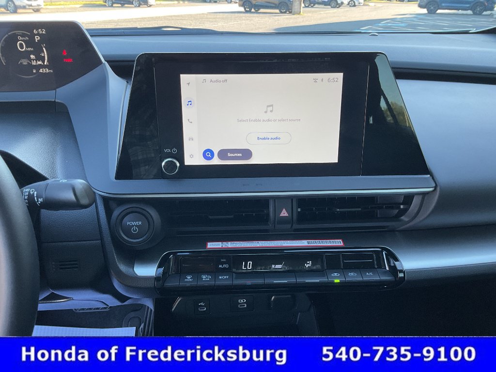 Used 2026 Toyota Prius LE FWD image 31