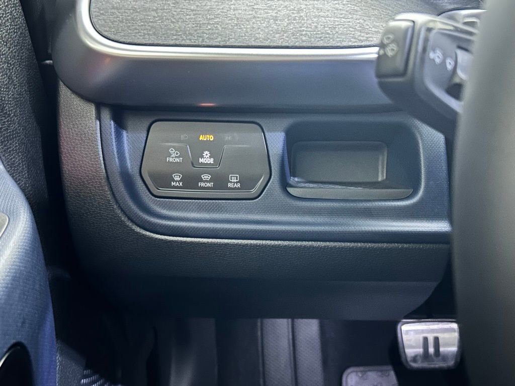 Used 2025 Volkswagen ID. Buzz Pro S Plus image 20