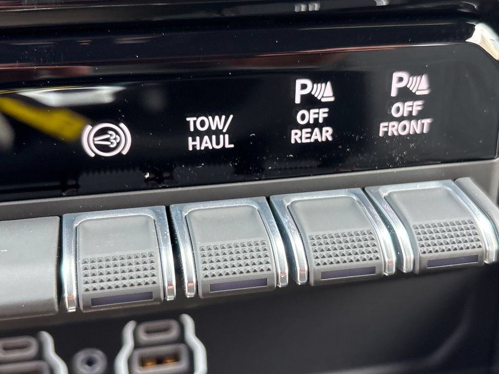 New 2026 RAM 3500 Big Horn AWD/4WD image 44
