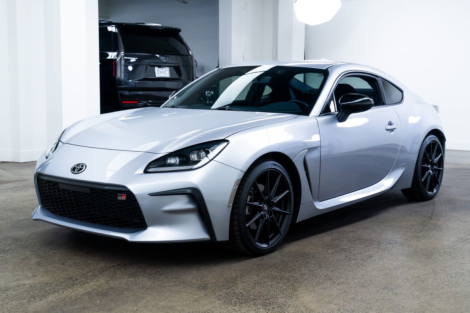 Used 2024 Toyota GR86 Premium RWD image 3