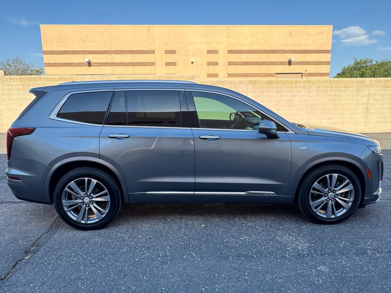 Used 2020 Cadillac XT6 Premium Luxury FWD image 9