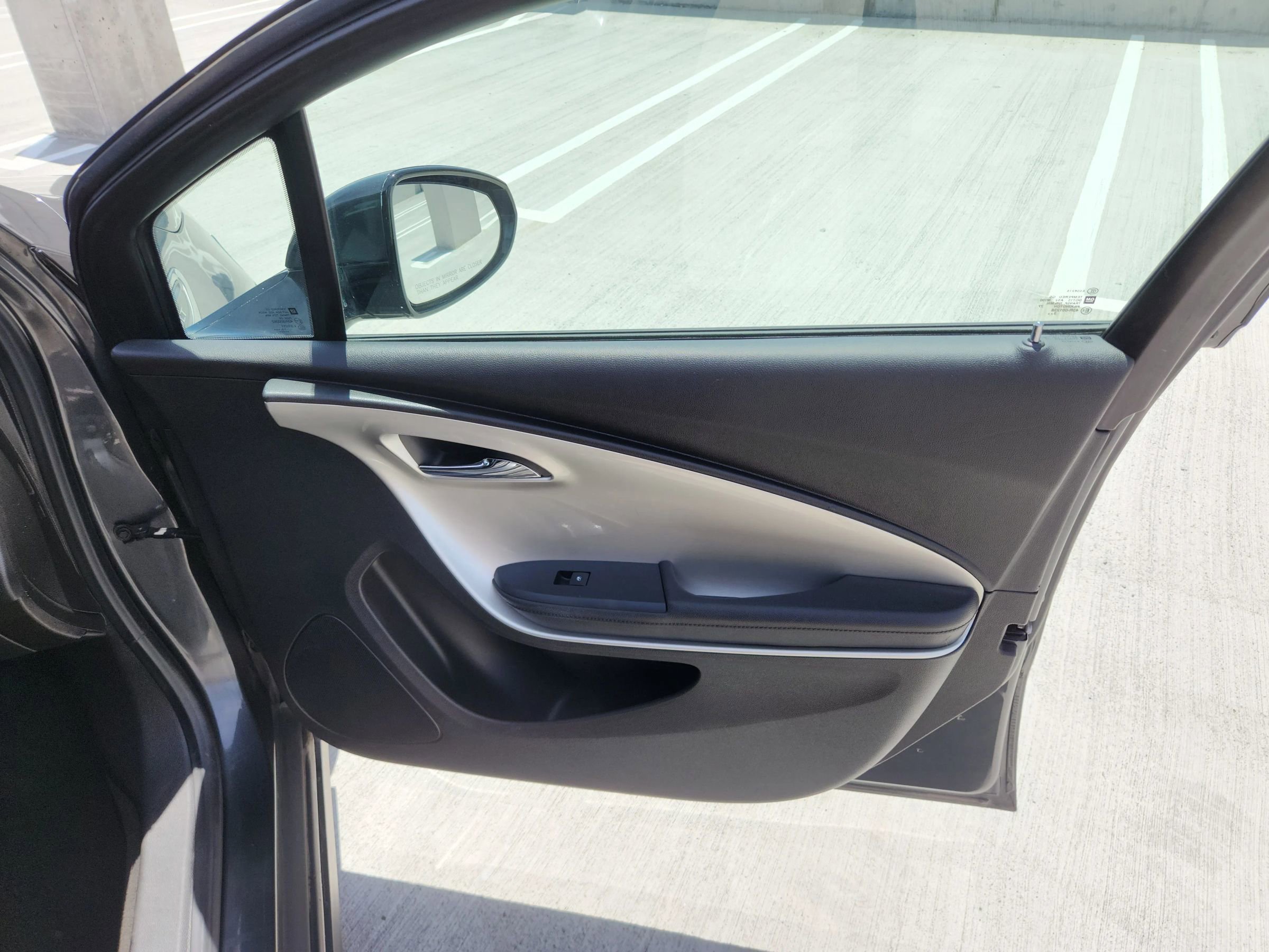 Used 2014 Chevrolet Volt w/ Enhanced Safety Package 1 FWD image 34