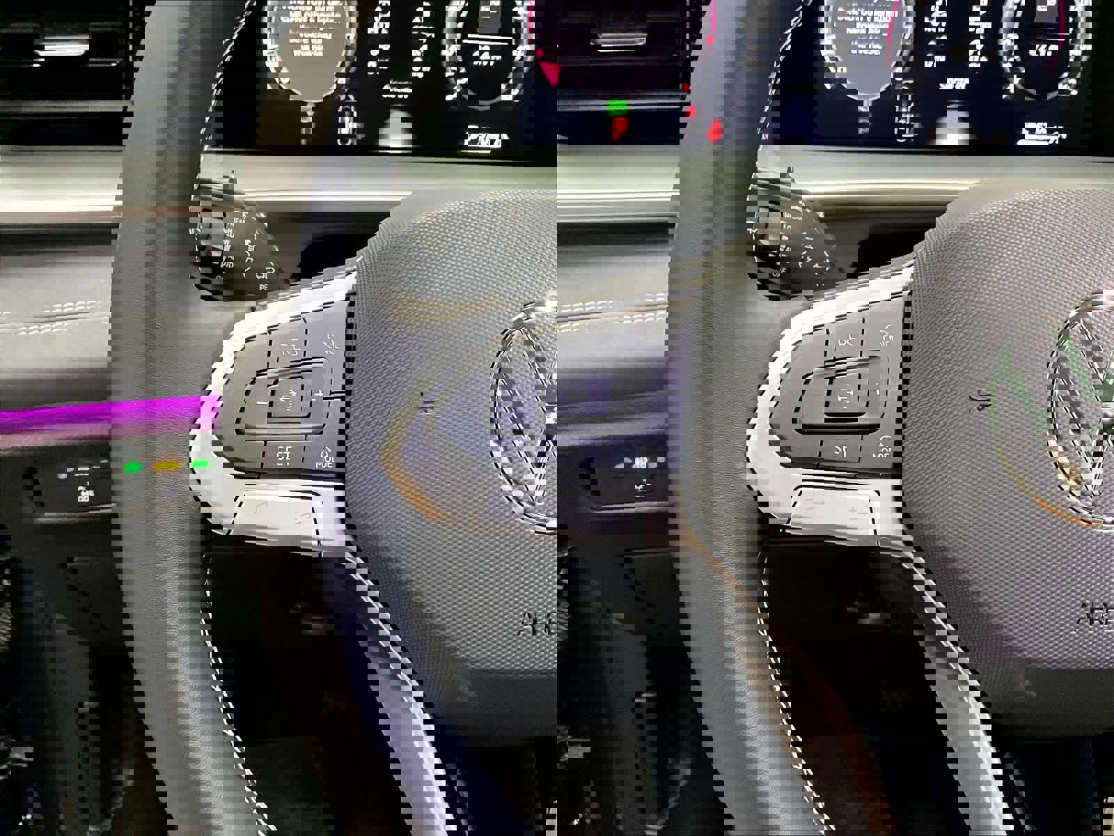 New 2026 Volkswagen Tiguan SE image 17