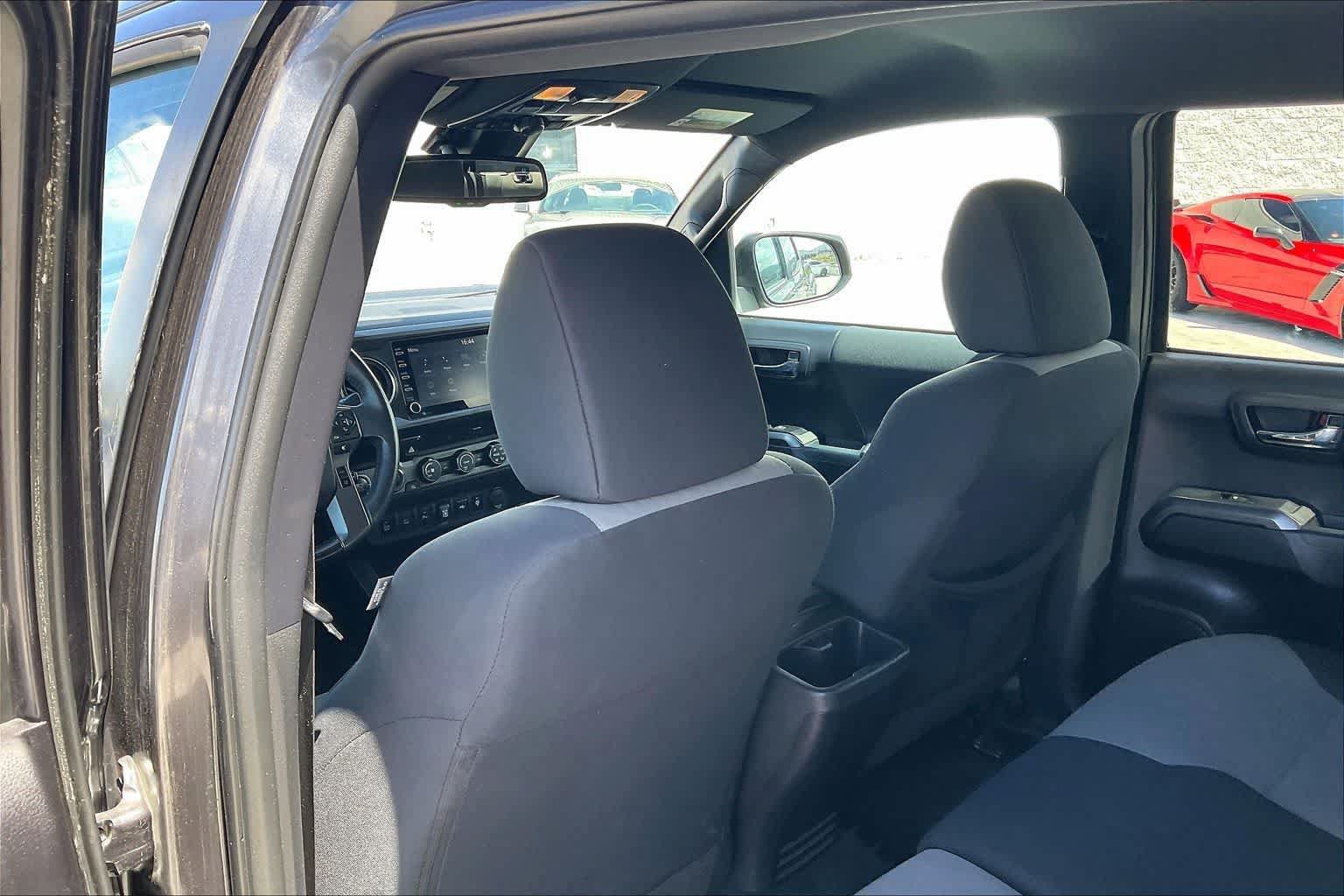 Used 2020 Toyota Tacoma TRD Off-Road w/ Technology Package AWD/4WD image 12