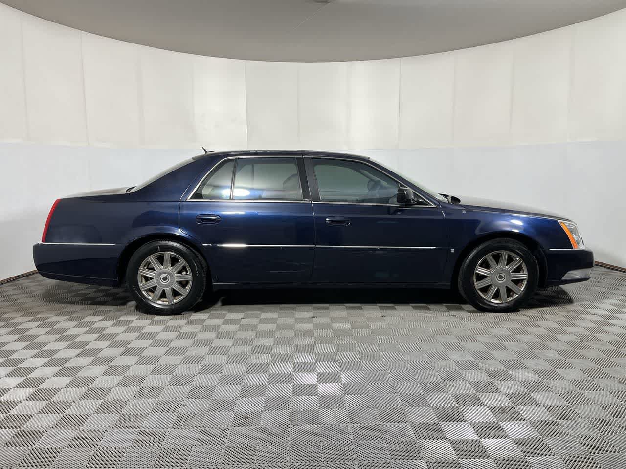 Used 2007 Cadillac DTS Luxury II FWD image 9