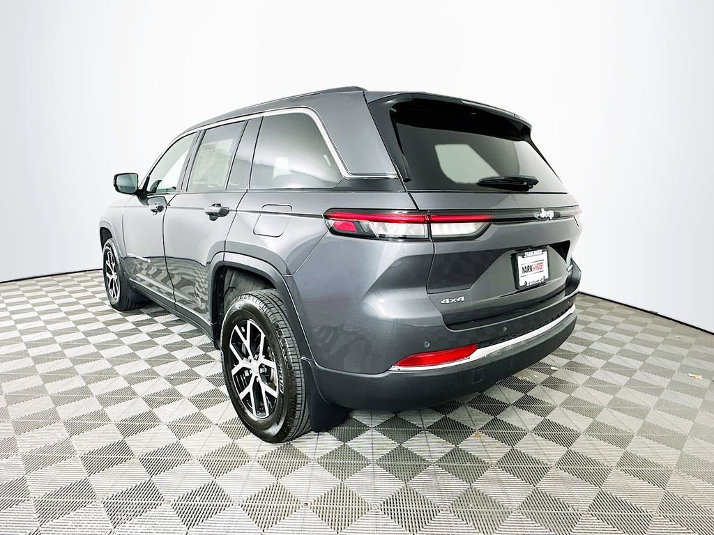 Certified 2025 Jeep Grand Cherokee Limited w/ MOPAR Finishing Package image 8