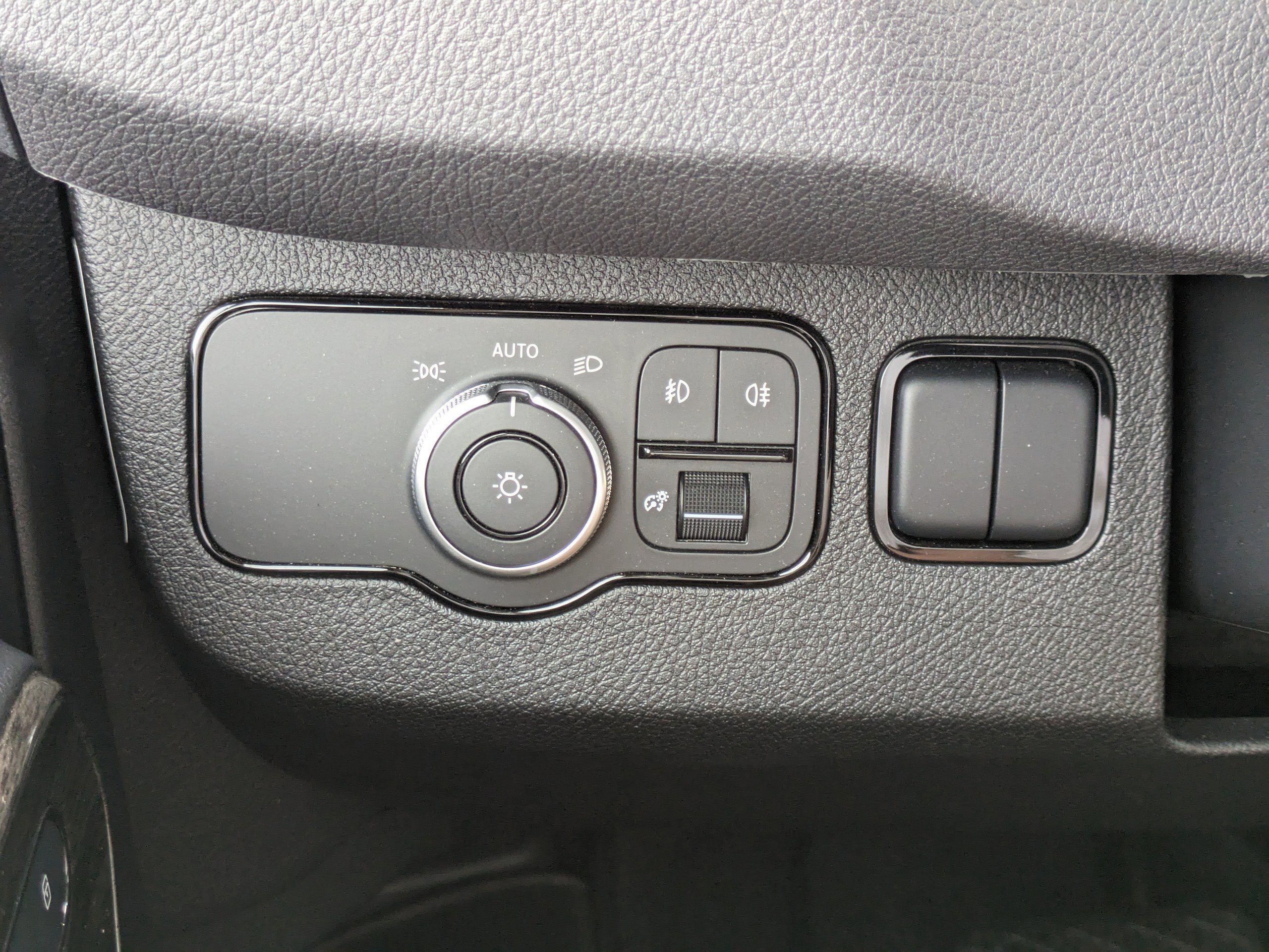 Used 2025 Mercedes-Benz Sprinter 144 Cargo image 59