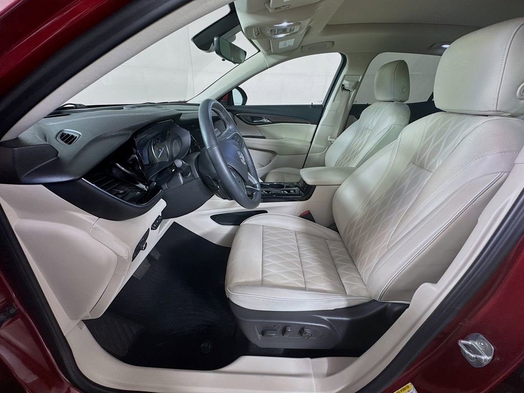 Used 2022 Buick Envision Avenir w/ Technology Package II image 25