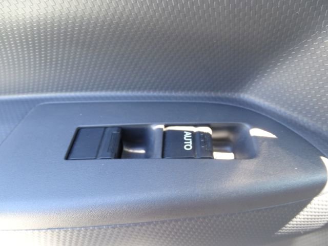 Used 2023 Isuzu NPR image 13