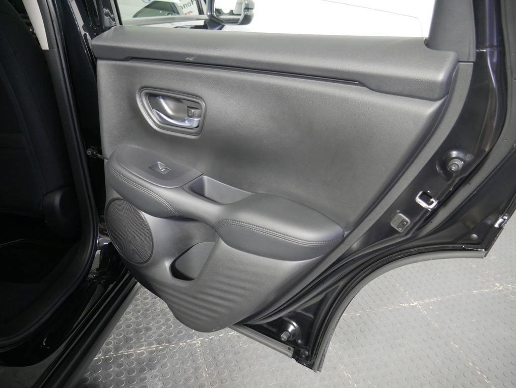 Used 2023 Honda HR-V LX image 8