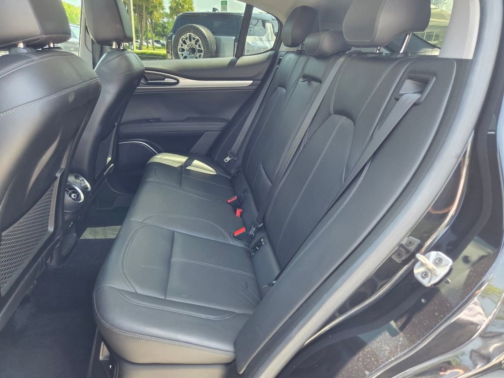 Used 2019 Alfa Romeo Stelvio Sport w/ Quick Order Package 22J Sport AWD/4WD image 23