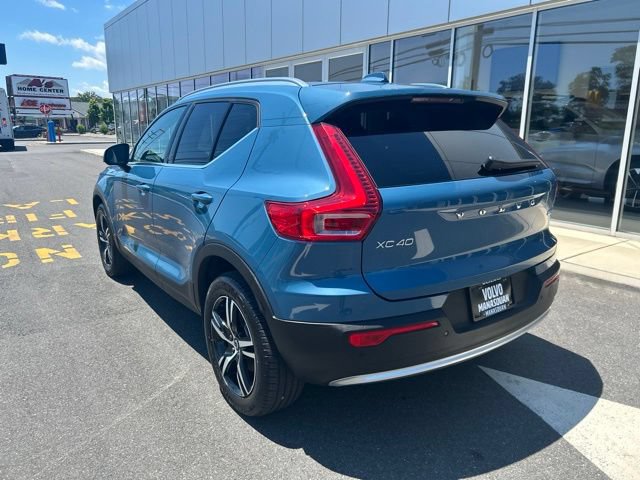 Certified 2025 Volvo XC40 B5 Core AWD/4WD image 3