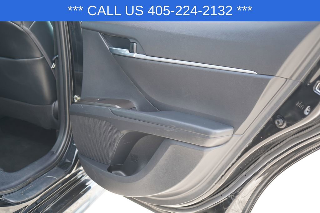 Used 2021 Toyota Camry SE image 24