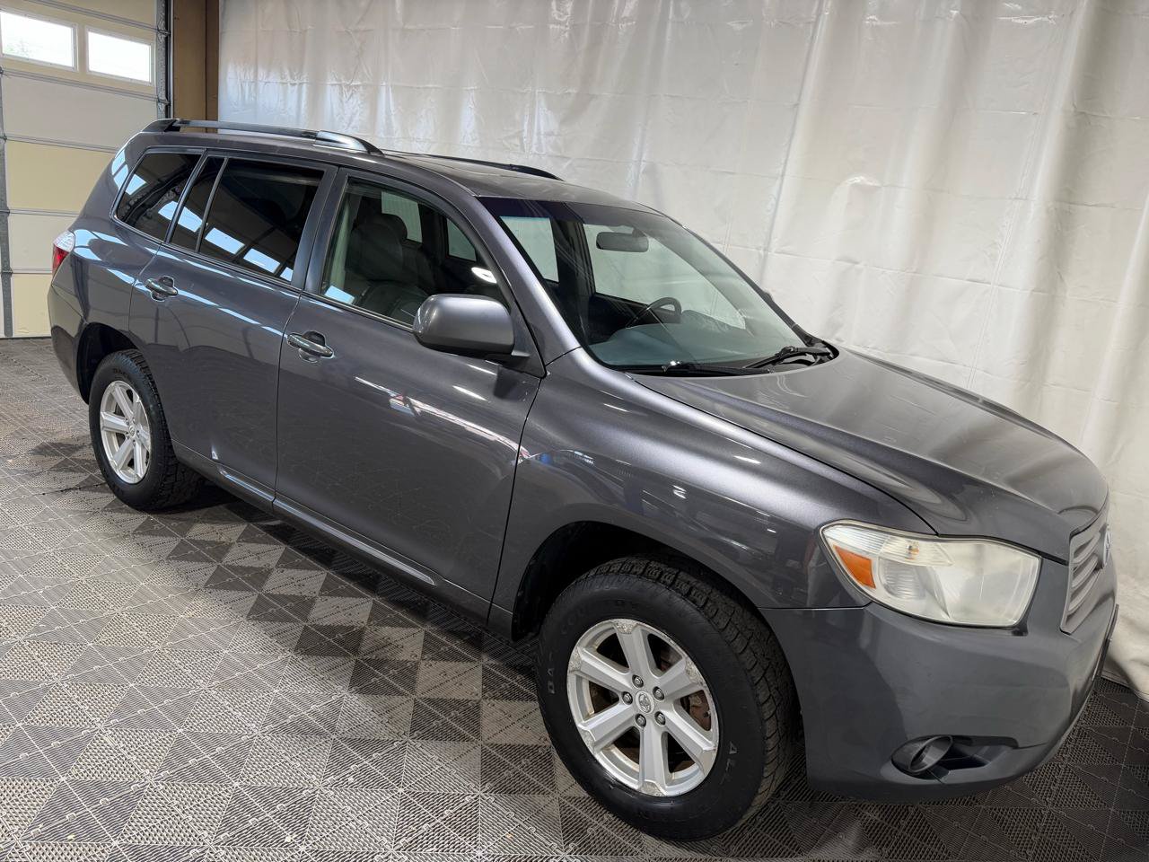 Used 2010 Toyota Highlander SE AWD/4WD image 10