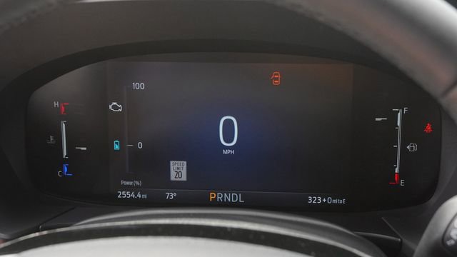 Used 2025 Ford Escape SE image 32