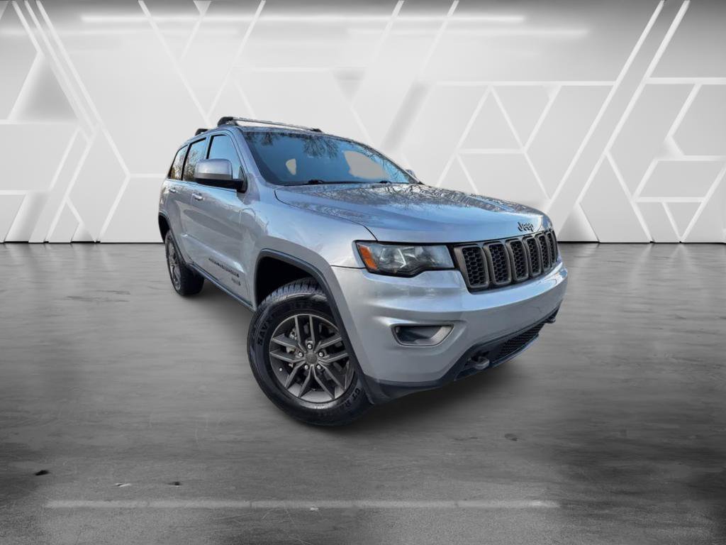 Used 2016 Jeep Grand Cherokee Laredo 75th Anniversary RWD image 4