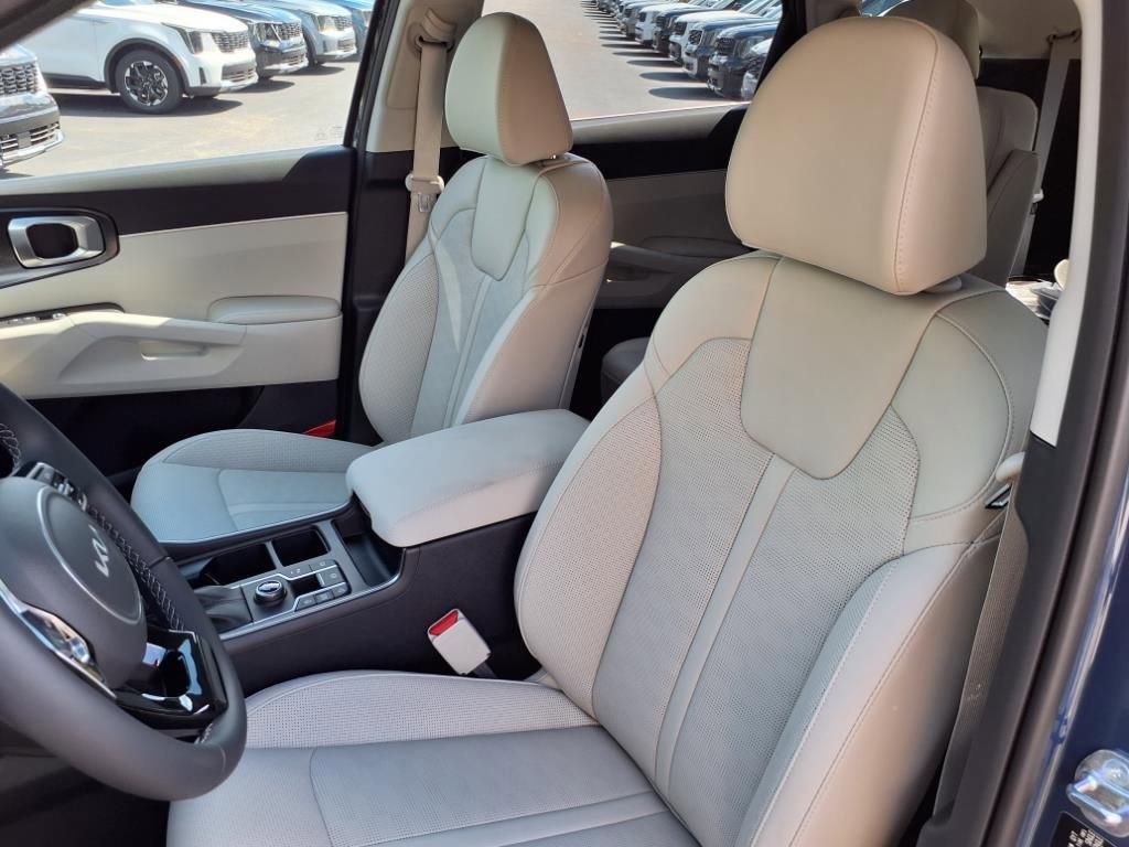New 2025 Kia Sorento EX image 13