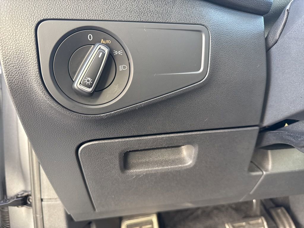 Certified 2024 Volkswagen Tiguan SE R-Line image 19