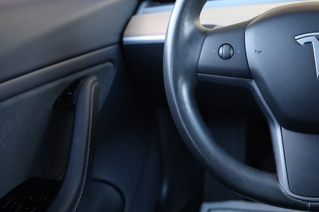 Used 2018 Tesla Model 3 Mid Range image 28