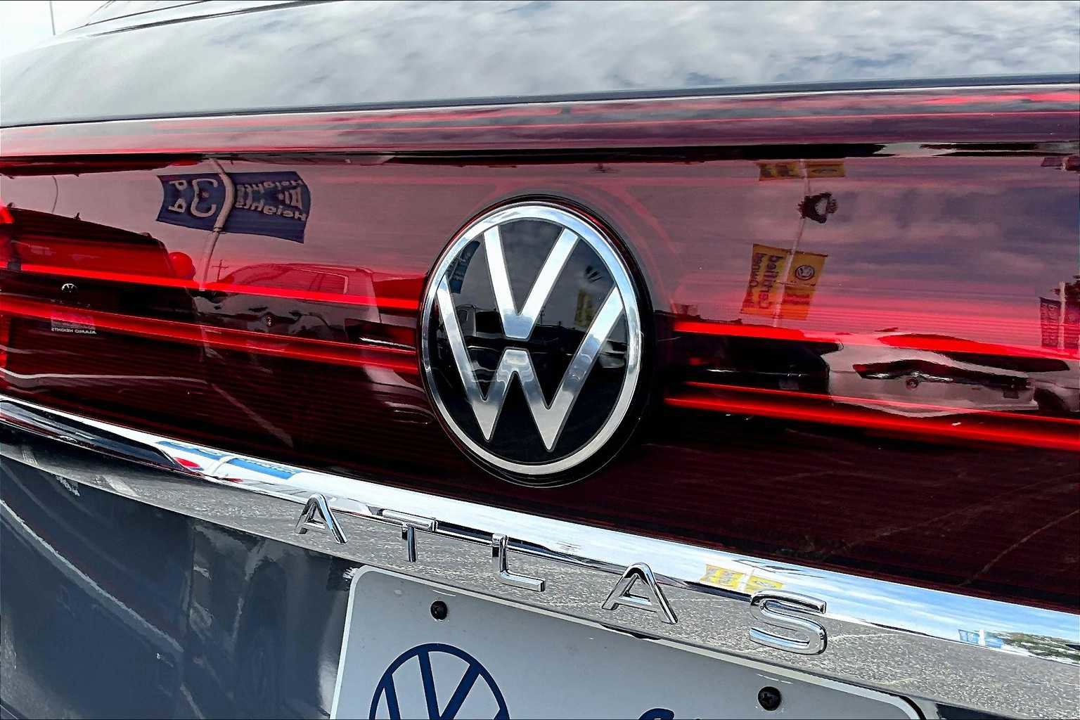 New 2026 Volkswagen Atlas Cross Sport SE image 15