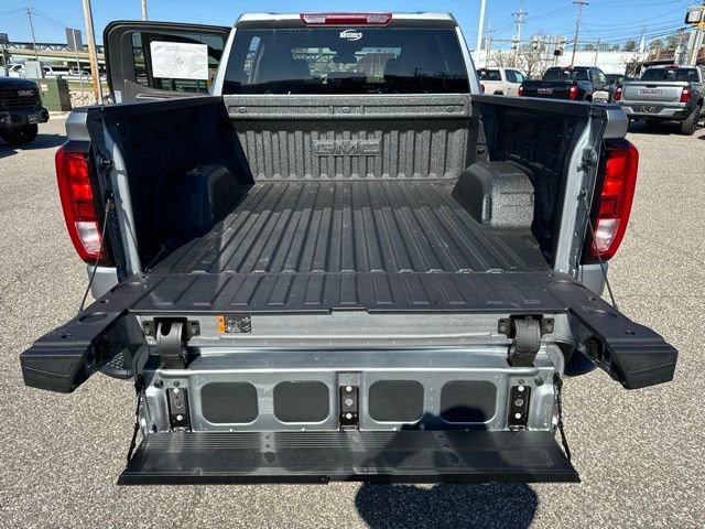 New 2026 GMC Sierra 1500 SLE w/ X31 Off-Road Package AWD/4WD image 9