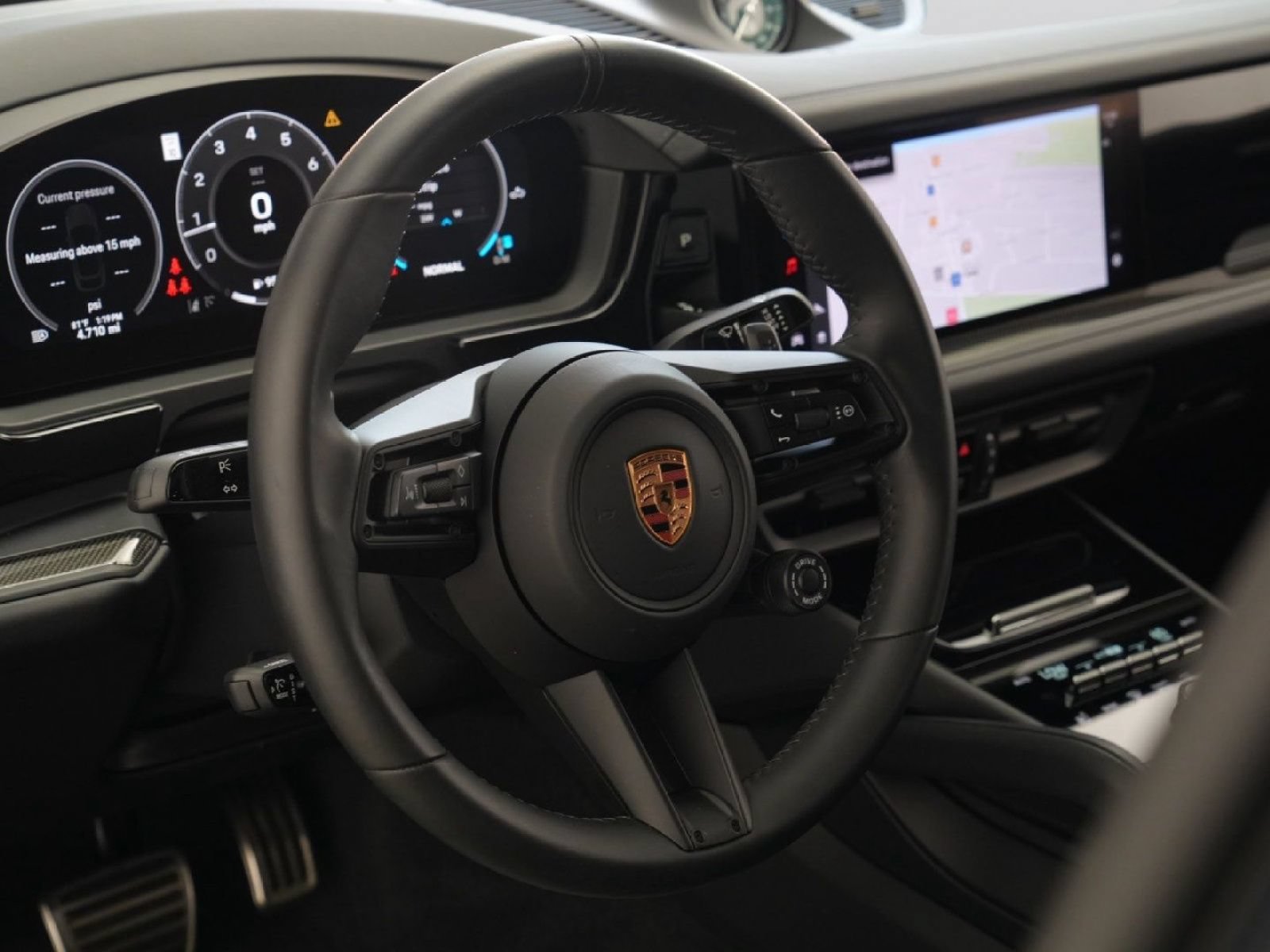 Used 2026 Porsche Cayenne GTS AWD/4WD image 19