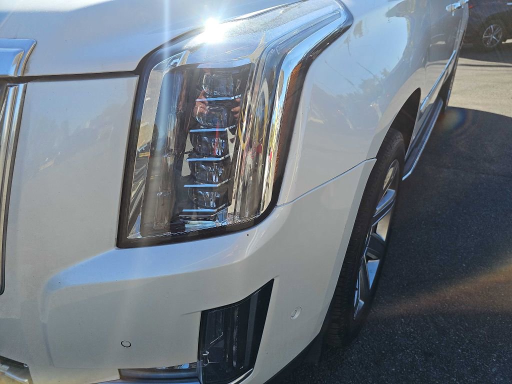 Used 2017 Cadillac Escalade ESV Luxury image 15