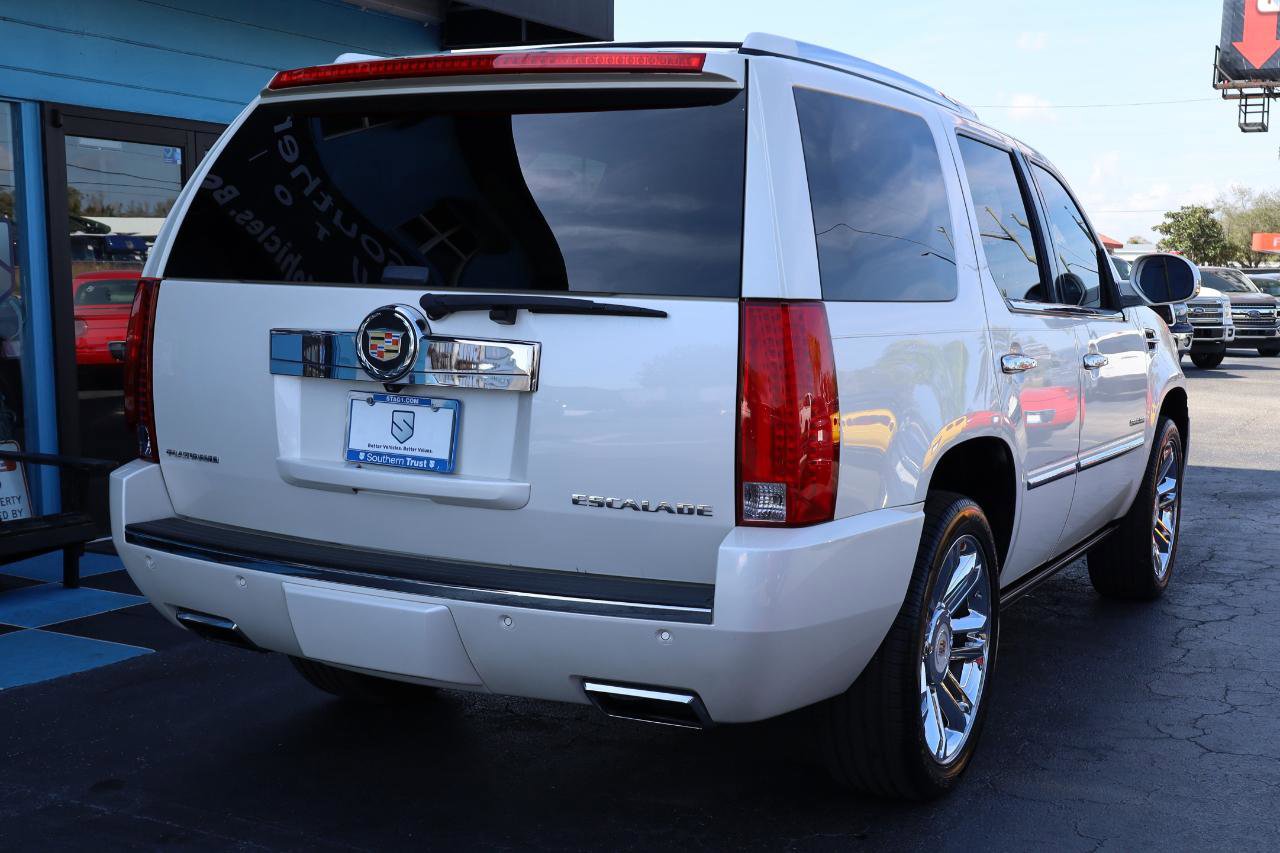 Used 2014 Cadillac Escalade Platinum image 4
