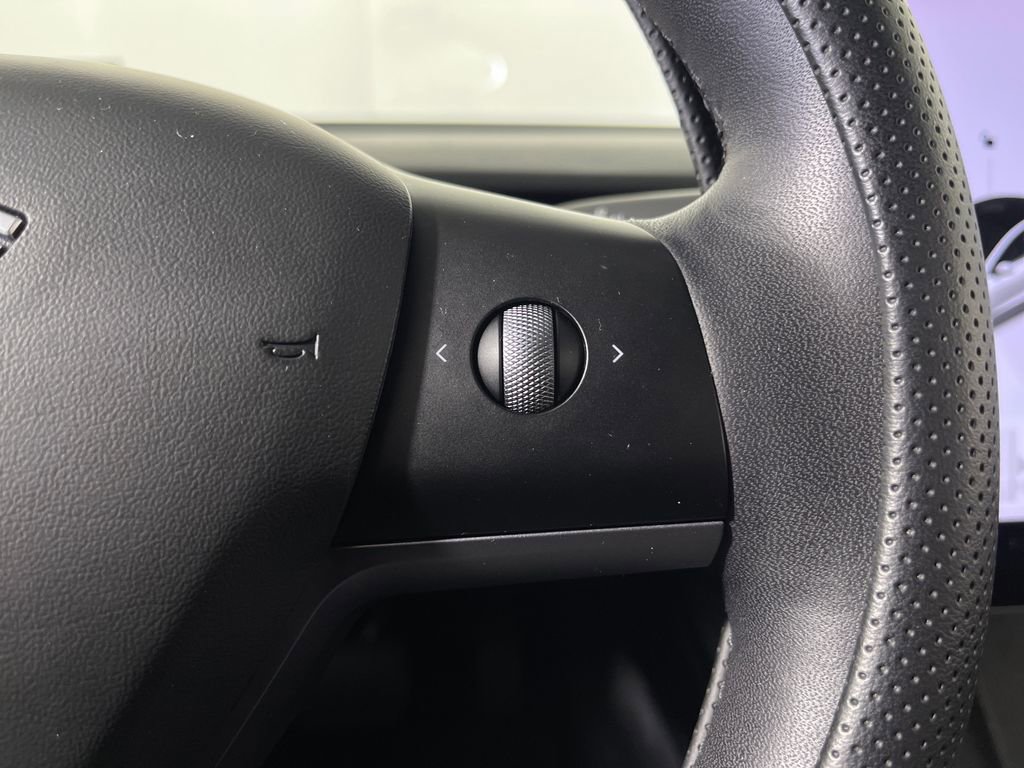 Used 2021 Tesla Model 3 Standard Range Plus image 29